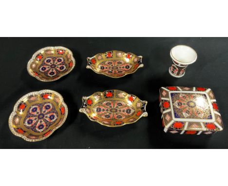 A pair of Royal Crown derby Imari 1128 pattern shaped oval trinket dishes, solid gold band, 14cm wide; a pair of 1128 pattern