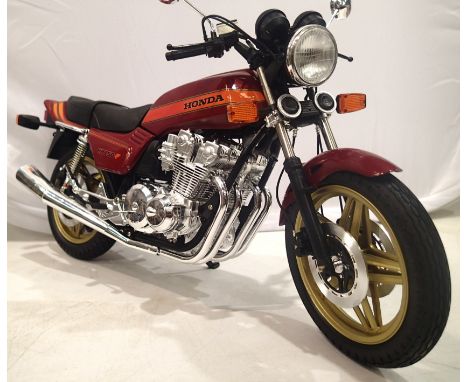 Tamiya 1:6 scale 16020 kit pro built Honda CB750N motorcycle. Not available for in-house P&amp;P. 