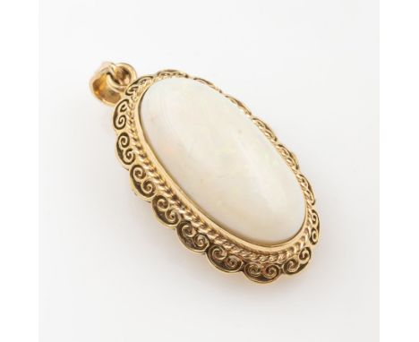 14 kt Gold Anhänger/Brosche mit Opal,   GG 585/000, Opalcabochon ca. 7.50 ct, Kordel- und Rocaillenverzierung, total ca. 8.7 