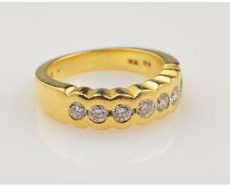 18 kt Gold Ring mit Brillanten,   GG 750/000,7 Brillanten zus. ca. 0.50 ct Weiß/si grav., RW 50, ca. 7.5 g Schätzpreis: 1700,