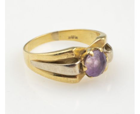 14 kt Gold Ring mit Amethyst,   GG 585/000, mittig mit einem rundfacett. Amethyst, RW 64, ca. 7.3 g14 kt gold ring with ameth