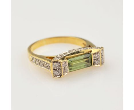 18 kt Gold Ring mit Turmalin und Brillanten,   GG 750/000, facett. Turmalin ca. 0.50 ct, Brillanten zus. ca. 0.60 ct feines W