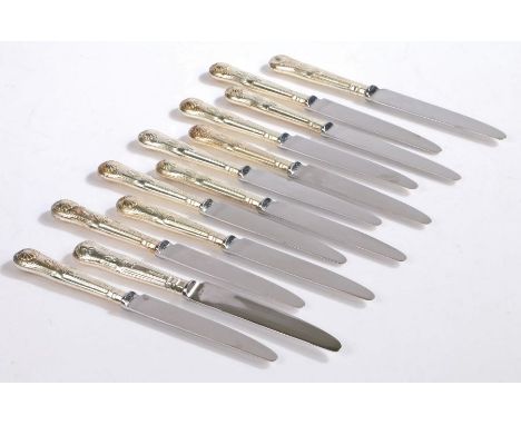 Twelve Elizabeth II silver handled dessert knives,&nbsp;Sheffield 1960 and 1983, maker Walker &amp; Hall, with kings pattern 