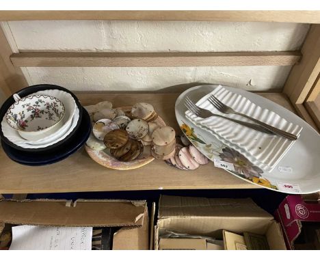Mixed Lot: Various ceramics, mother of pearl discs etc