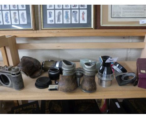 Mixed Lot: Various vintage binoculars, camera parts etc