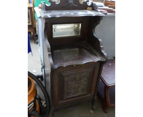 An Edwardian coal skuttle and shelf unit with inset mirror, the front hinging open to reveal coal skuttle, approx 115cm high