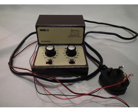 Gaugemaster model D twin track controller, excellent condition, unboxed. UK P&amp;P Group 1 (£16+VAT for the first lot and £2