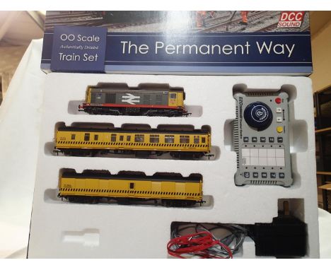 OO scale Bachmann 30-049 Permanent Way set, box with digital controller, two coaches and class 20 diesel, with sound, 20118 S