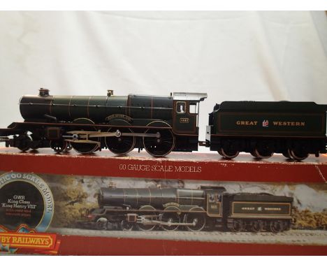 OO scale Hornby R349 King Class, King Henry VIII, 6013, GWR Green, in excellent condition, no paperwork, box is fair. UK P&am