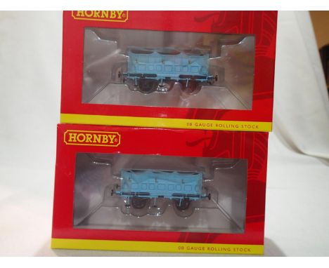 Two OO scale Hornby R40141, Liverpool and Manchester open coaches, in near mint condition/boxed. UK P&amp;P Group 1 (£16+VAT 
