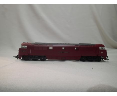 OO scale Lima Western Gladiator, D1016 Maroon, in excellent condition, missing one coupling, unboxed. UK P&amp;P Group 1 (£16