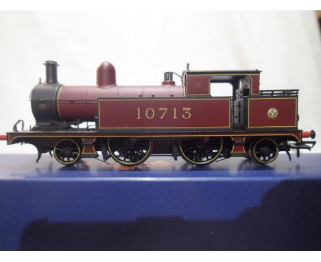 OO scale Bachmann 31-168, Lanc and York tank, 2.4.2, LMS Crimson, in near mint condition, no paperwork, wear to box. UK P&amp