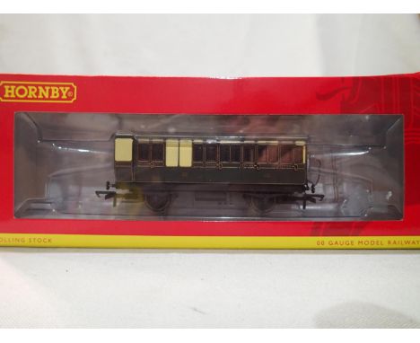 OO scale Hornby R40067 G.W.R 4 wheel coach, brake/3rd, near mint condition, box with wear. UK P&amp;P Group 1 (£16+VAT for th