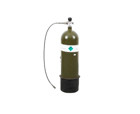 AN AIR COMPRESSER (FULL)for air gunsNote: You must be over 18 to purchase this item. By bidding on this Lot you are declaring