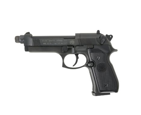 BERETTA 92 FS .177 AIR PISTOLin its original Beretta pistol case, two spare magazines, operation manual, no. H121325979, 20cm