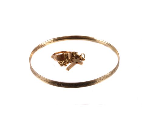 A 9ct gold cross and chain,  together with a 9ct gold signet ring (AF), and a gold filled bangle, 6.1g gross weighable