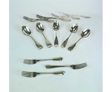 A harlequin collection of Fiddle pattern silver flatware, various dates and makers comprising; four table forks and three des