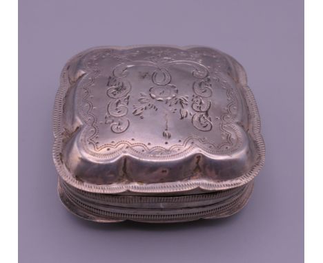 A Dutch silver patch box. 5 cm wide.