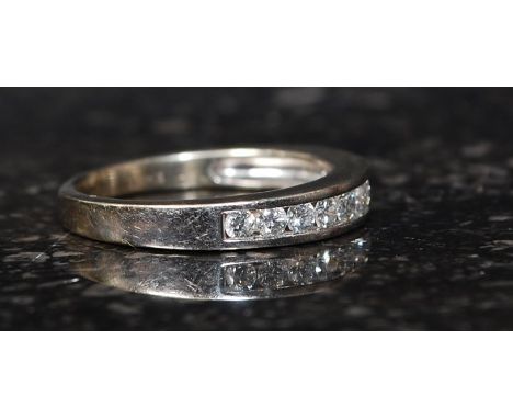 A 14ct gold and diamond half eternity ring approx .30pnts diamonds, weight 3.2g