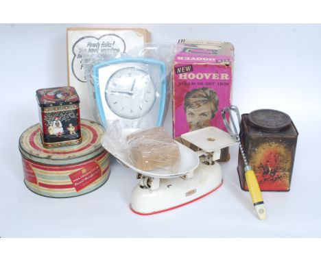 A collection of vintage and retro kitchenalia to include an unused Smiths timer / clock combo in the original box along with 