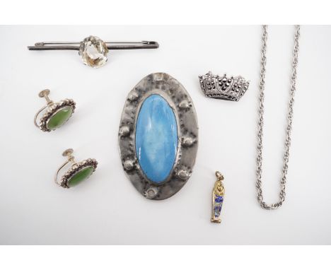 Vintage costume jewellery, including a Ruskin Pottery type cabochon brooch, white-metal and citrine bar brooch, and white-met