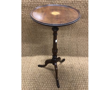 A reproduction George III inlaid mahogany lamp / wine table, 28 x 60 cm high