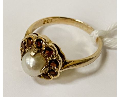 9CT GOLD PEARL &amp; GARNET RING - SIZE K