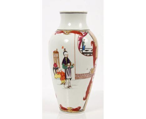 18th century Worcester oviform vase, polychrome painted with Chinese interior scenes with figures, 18.5cm high   CONDITION RE