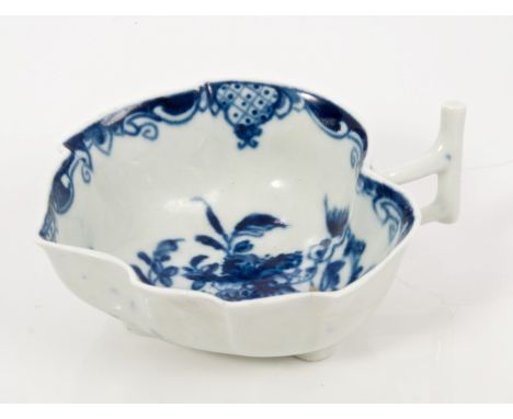 18th century Worcester blue and white leaf-shaped butter boat with painted Geranium pattern, moulded leaf feet - workman's ma