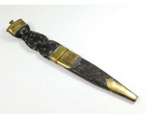 ROYAL SCOTS SKEAN DHU. A Scottish regimental Skean Dhu mounted with the badge of the Royal Scots. Length 20cm. Please note th