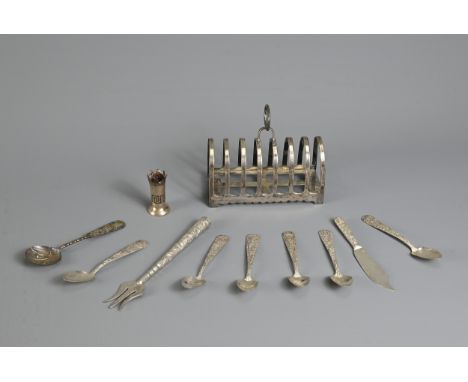 A GROUP OF CHINESE EXPORT SILVER ITEMS, 19/20TH CENTURY. To include a toast rack, stamped Tai Hua in English and Chinese, cir