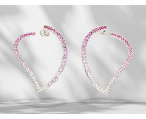 Ohrringe: moderner, sehr seltener Piaget Ohrschmuck in Herzform mit Brillanten und pinken Saphiren: Ca. 45 x 33mm, ca. 10,4g,