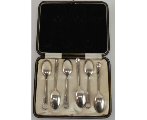 VINERS LTD; a cased set of six George V hallmarked silver teaspoons, Sheffield 1925, combined weight 3.3ozt/103.5g.
