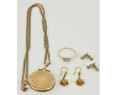 Various items of gold and gold coloured metal jewellery to include a 9ct gold necklace with hoop fastener, length 48cm, weigh