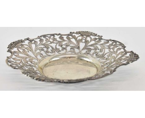 A Continental white metal pierced dish, diameter 17cm, approx 3.45ozt/107.5g.