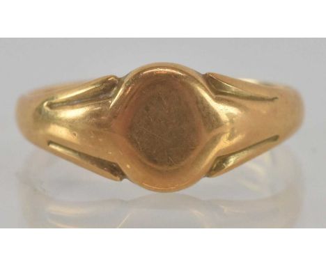 An 18ct yellow gold signet ring, size O, weight 3.8g.Condition Report: The ring appears in good condition with no signs of an