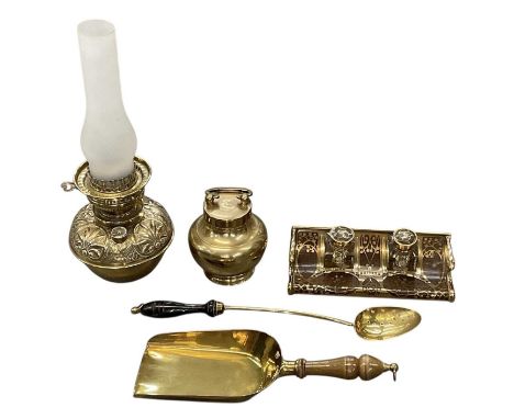 Five items of vintage brassware, comprising a fireside wooden handled brass scoop, length 37cm, a wooden handled fireside lad