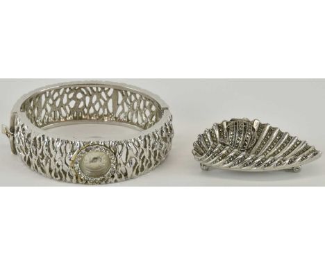 SAMBA DE LUXE; an Art Deco bangle watch, with mesh pattern and foldover clasp, diameter 6.5cm, and a silver shell form surpri
