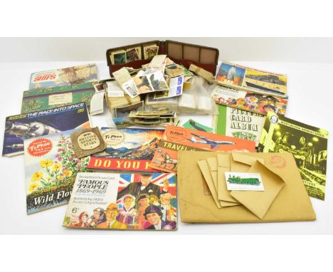A large quantity of mixed bundles and loose cigarette cards, mostly from Wills.
