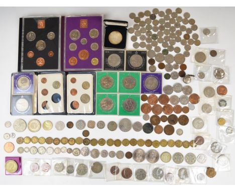 World coinage to include approximately 180g pre 1947 British silver coins, 1970 and 1971 coin sets, cased 1996 Liberty 1 oz s