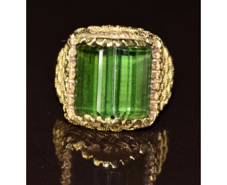 Italian&nbsp;18ct gold ring set with two tourmalines in a textured basket weave setting, 9.5g, size S