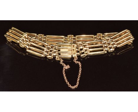 A 9ct gold gate bracelet, 14.8g, 18cm