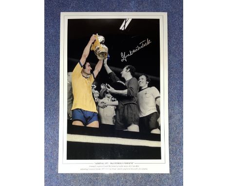 Frank McLintock signed Arsenal 1971 McLintock Moment 16x12 inch colourised print. Arsenal's captain Frank McLintock proudly r