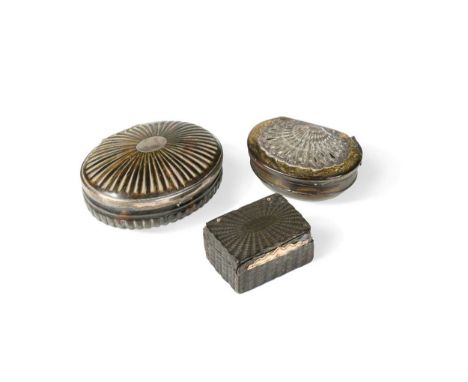 A tortoiseshell snuff box, 18th century,with gold mounts, 5.5cm wide; together with another 18th century tortoiseshell scallo