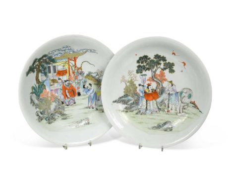 A Pair of Chinese porcelain large famille rose dishes, Qing Dynasty, Guangxu (1875-1908),each painted with dignitaries and at