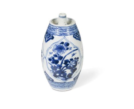 A Chinese blue and white porcelain water dropper, Qing Dynasty, Kangxi (1662-1722),of barrel shape painted with three bracket