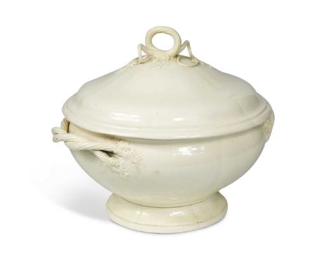 with rope-twist handles and finial, 35cm wide over handlesCondition report: The finial to the cover has been restored