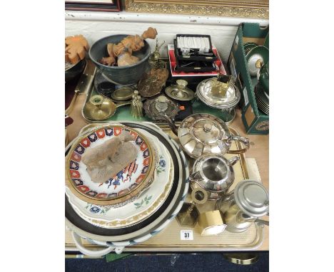 ASSORTED CERAMIC &amp; METALWARE ORNAMENTS, cased cutlery, brassware, etc. (2 trays)
