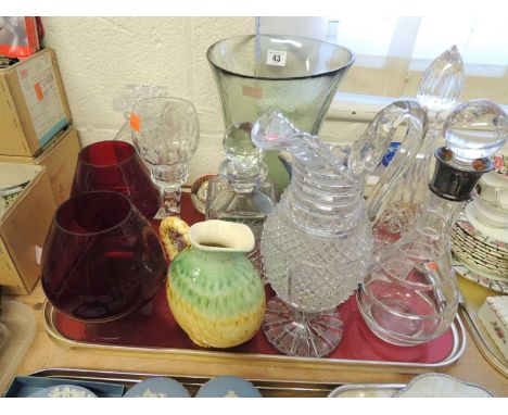 TRAY OF DECORATIVE GLASSWARE including a hobnail cut claret jug, quality commemorative pedestal glass, modernist decanter wit