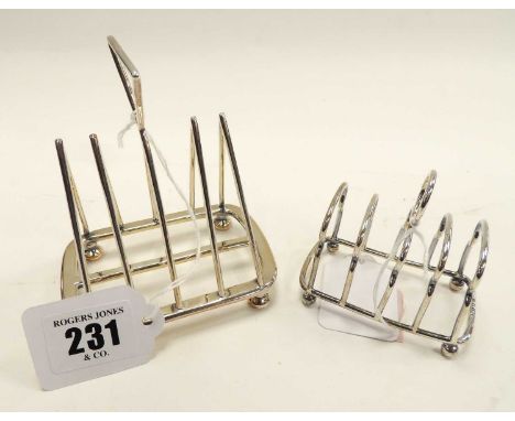 SILVER FOUR-DIVISION TOAST RACK, Birmingham 1927, 39g, and an Art Deco style silver-plated toast rack, Walker & Hall (2)Prove